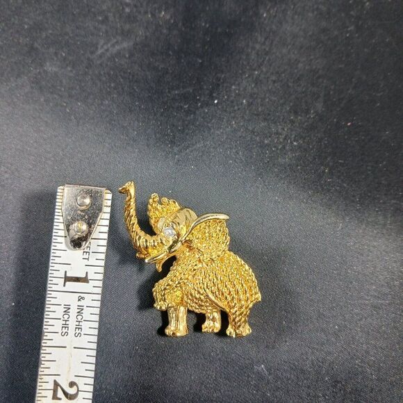 Vintage Gold Tone Elephant Rhinestone Brooch - Picture 5 of 6
